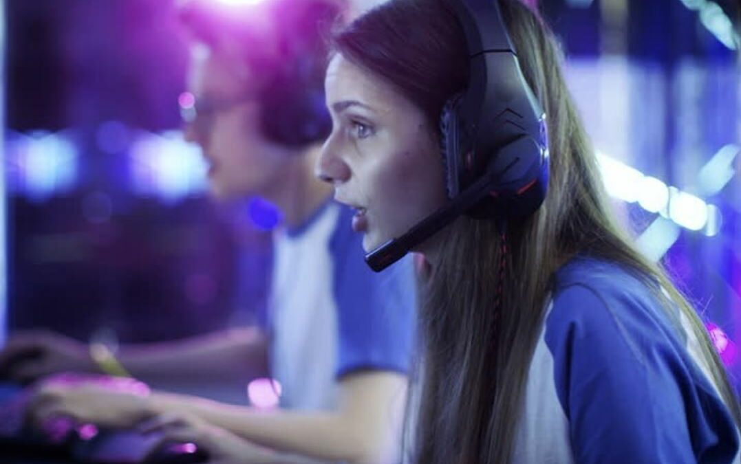 How Video Games Improve Performance and Socialization Beyond Gaming
